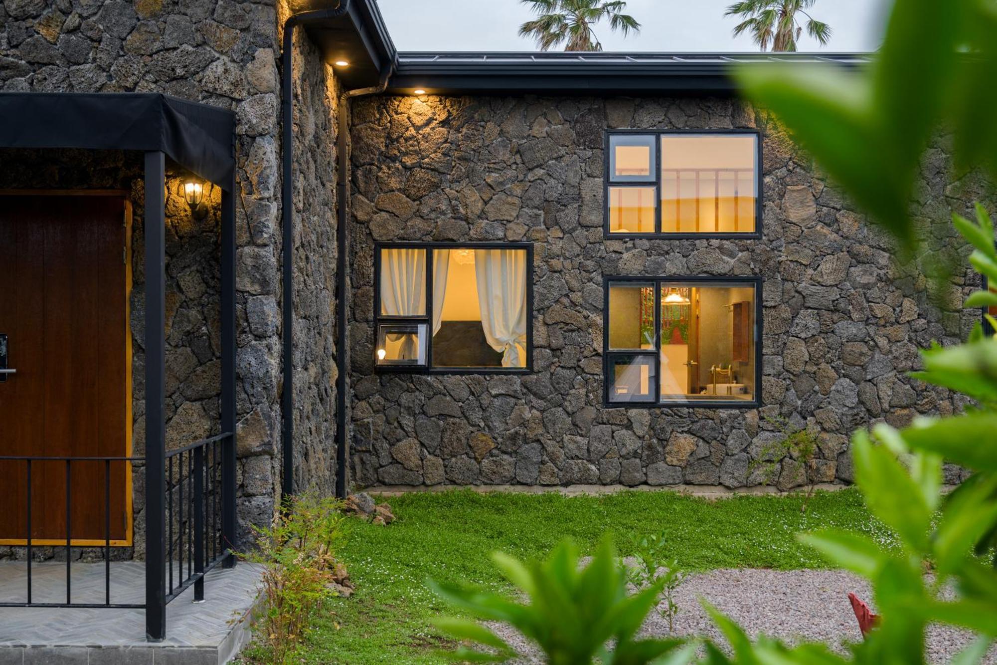 Villa Wol Yeong Sa Gye Seogwipo Exterior foto